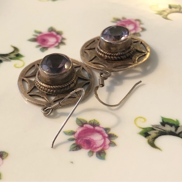 💥💥FINAL PRICE💥💥Vtg stamped 925 sterling silver dangle earrings faceted amethysts - Picture 7 of 9